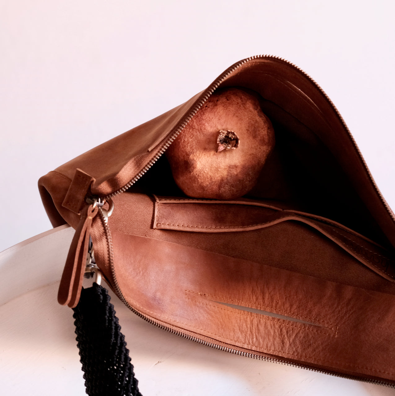 Ogda Maxi Shoulder Bag - Cognac